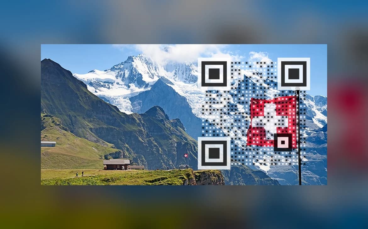 Secure QR Code vor einer Schweizer Bergkulisse, in dessen Codefläche eine Fahne sichtbar bleibt